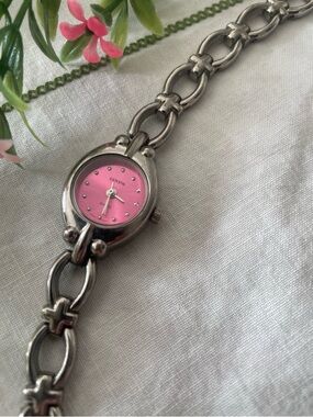 Geneva Quartz Water Resistant Japan MOVT Bracelet Watch.